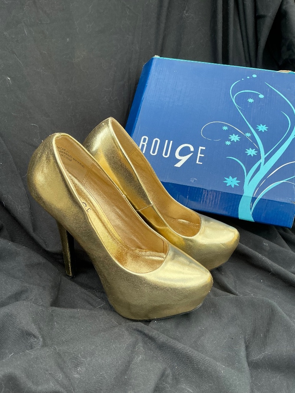 Rogue gold heels